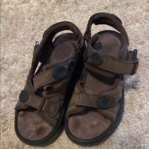 🍍 MBT Ladies Sandals Size 8/women 🍍